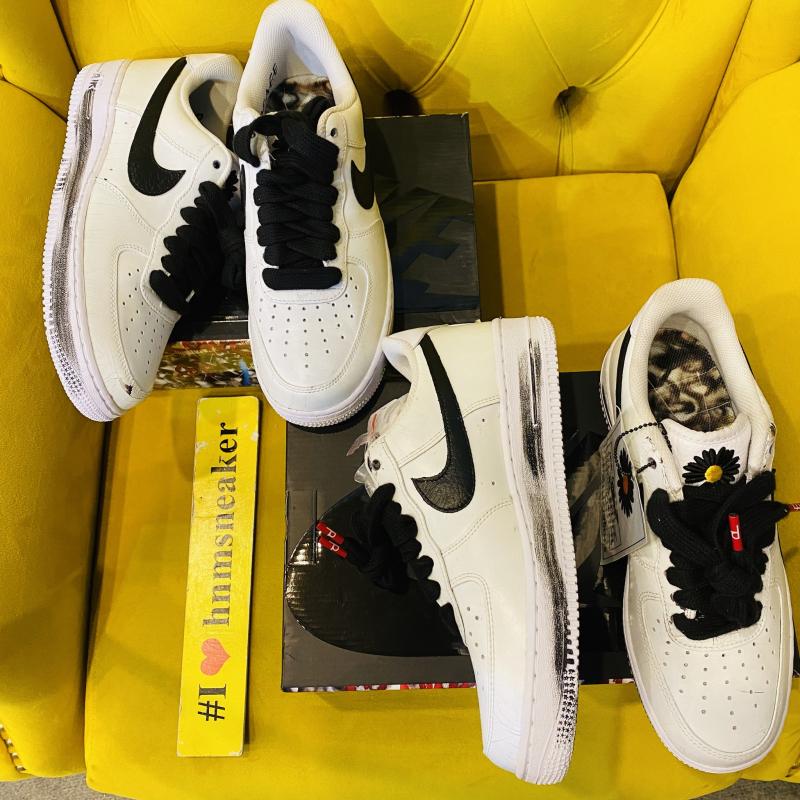 HNM sneaker