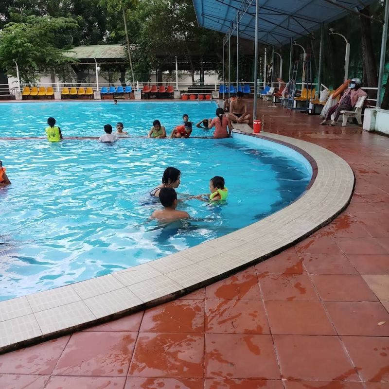 Hồ bơi Địa Ốc