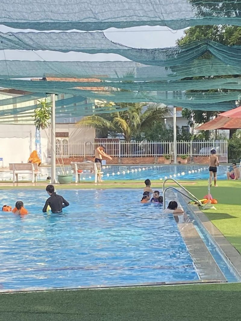 Hồ Bơi Thế Cường