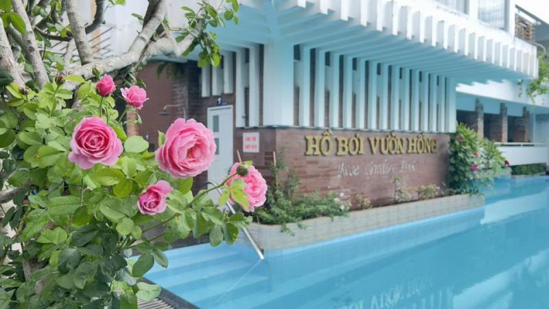 Hồ Bơi Vườn Hồng