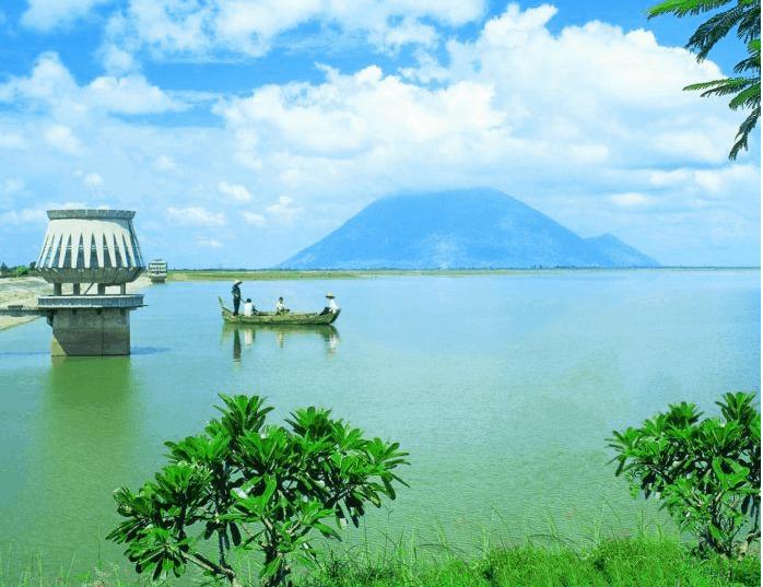 Hồ Dầu Tiếng nằm ở đâu?