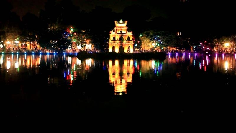 Hà Nội lung linh đón ngày Giáng sinh