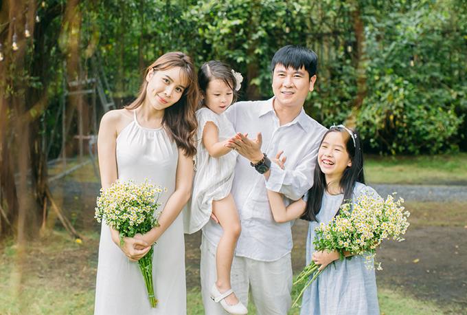 Gia đình cặp đôi Giang- Hồ và cô chị cả Mina