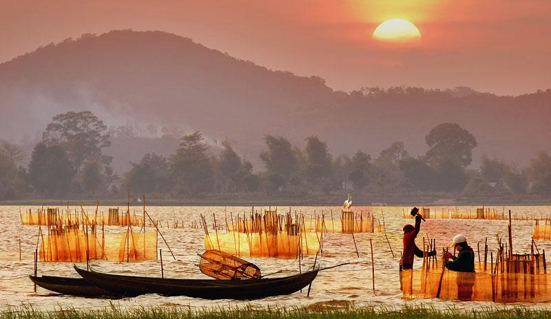 Hồ Lắk mộng mơ giữa đất rừng Tây Nguyên