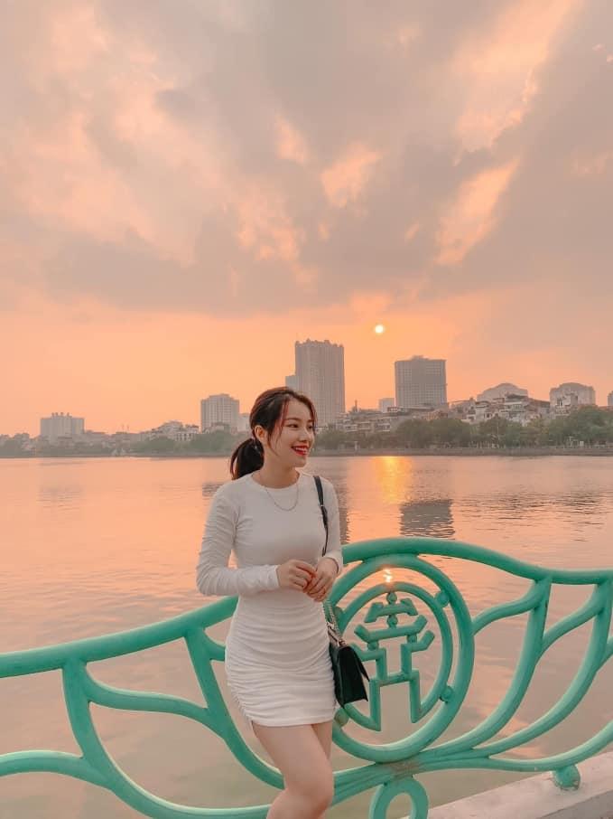 Hoàng hôn tại Hồ Tây