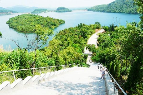 Thiền viện Trúc Lâm Bạch Mã nhìn xuống