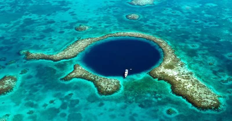 Hố xanh vĩ đại ở Belize