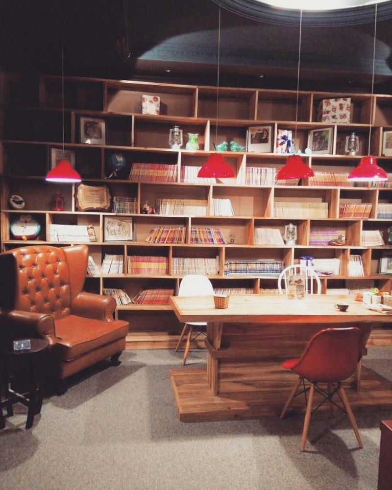 Hoa 10 Giờ - Floral & Book Cafe