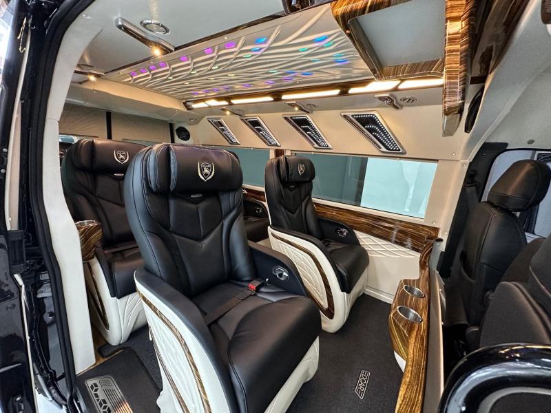 Hoàng Vũ Limousine