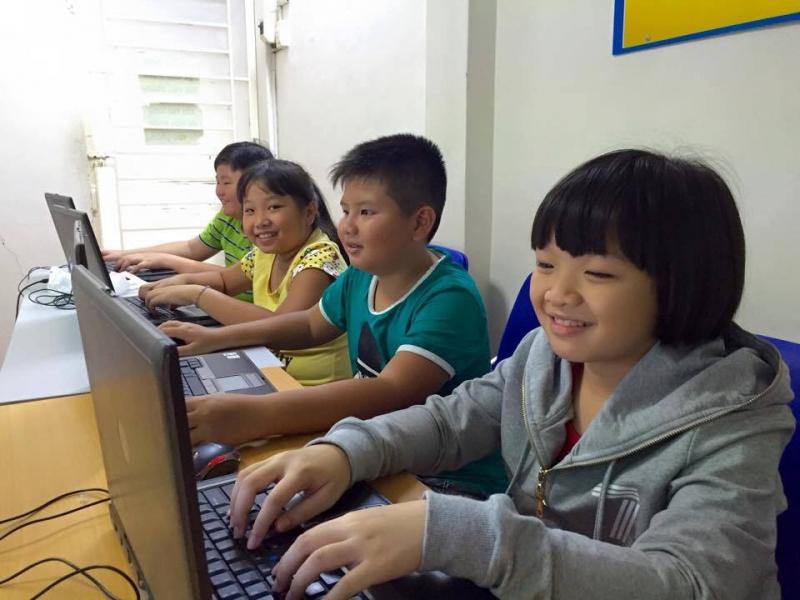 Học nhóm trực tuyến với bạn bè