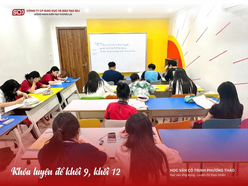 Học Văn Cô Trịnh Phương Thảo