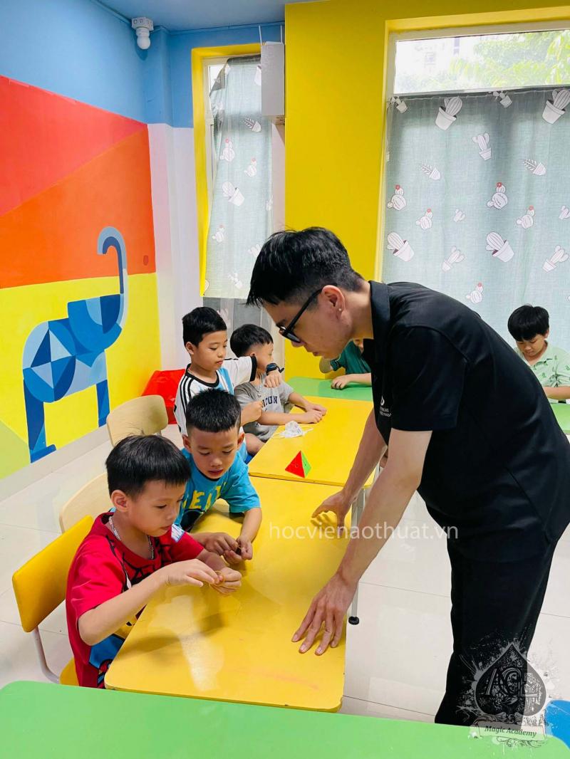 Học viện Ảo thuật Việt Nam
