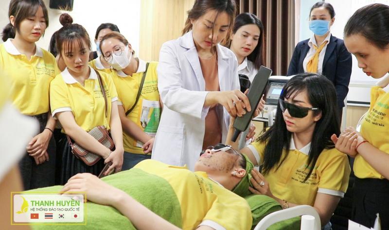 Học viện chuyên nghành Quốc Tế Spa Thanh Huyền.