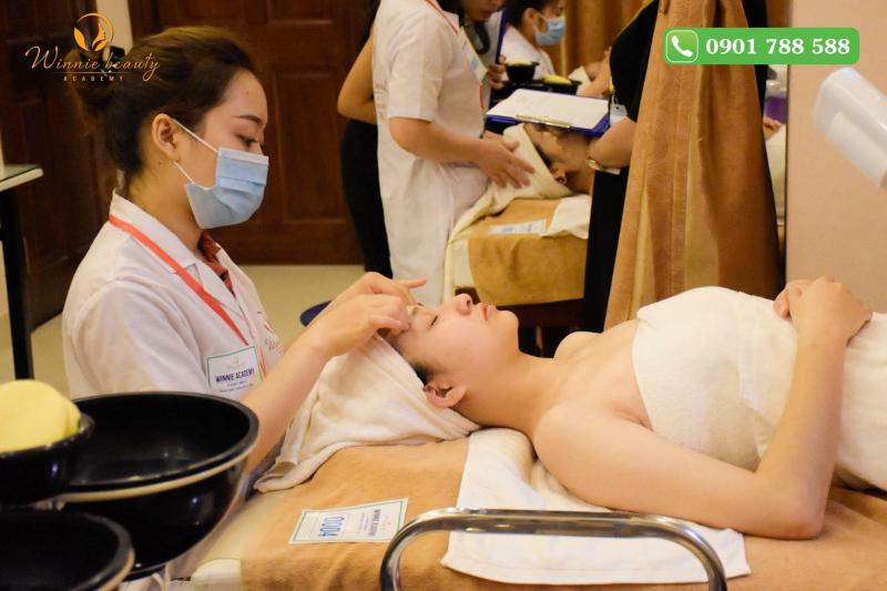 Học Viện Dạy Làm Đẹp Quốc Tế Winnie
