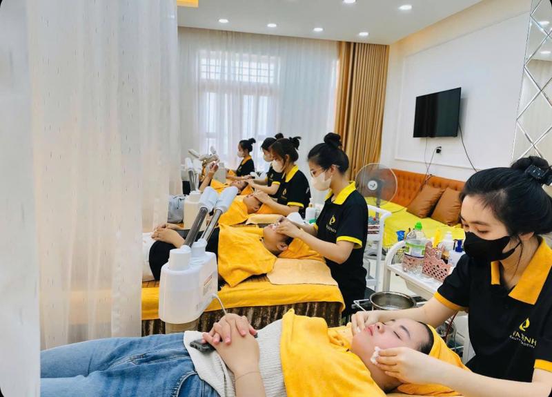 Học viện Thẩm mỹ Quốc tế EvaXinh Tại Hồ Chí Minh