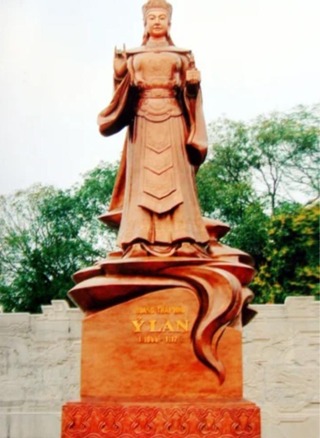 Tượng bà Tấm (Nguyên Phi ỷ Lan)