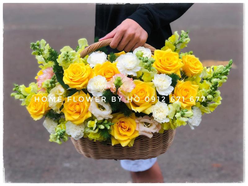 Home Flowers by Hồ