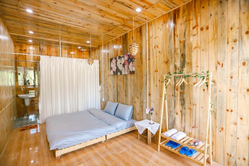 Homestay Nhà Bên Đường