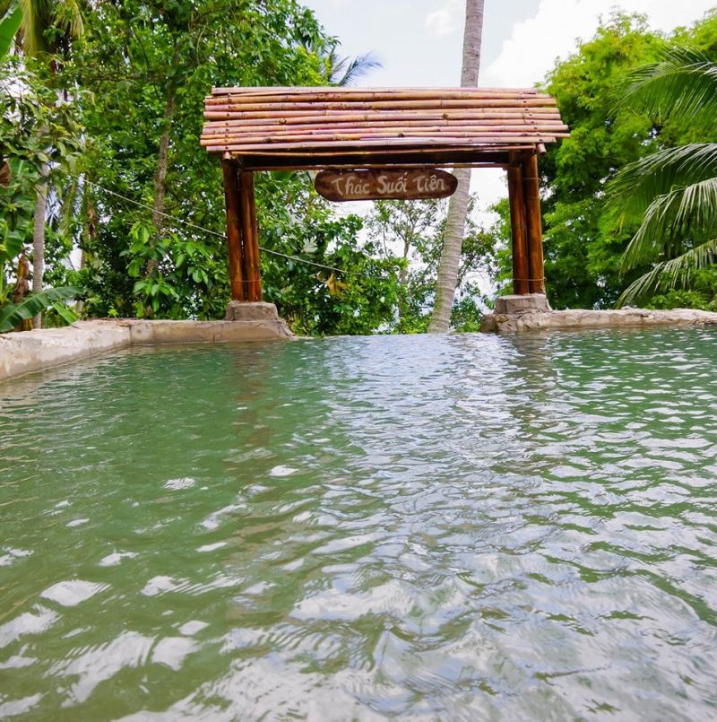 Homestay Thác Suối Tiên