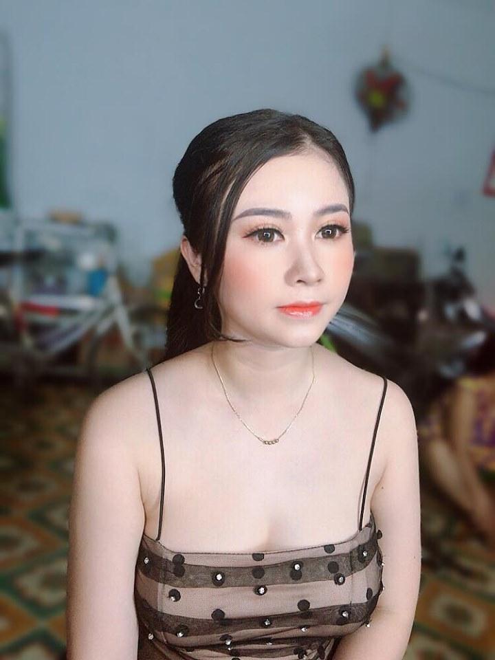 Hồng Kỳ Thư Makeup