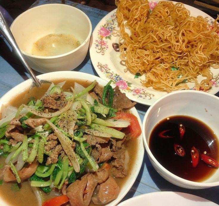 Phở chiên giòn Hồng Loan