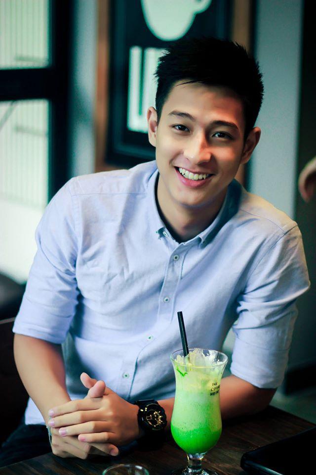 Hot boy cầu lông