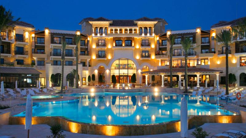 Hotels.com
