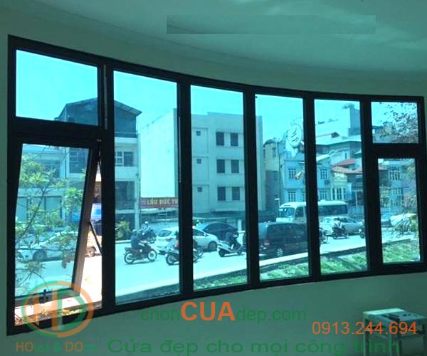 House Door (HO DO) là đơn vị cung cấp và thi công dán film chống nóng, cách nhiệt cho các loại nhà kính, văn phòng uy tín nhất tại khu vực Biên Hòa, Đồng Nai.