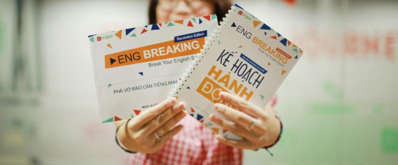 Quà tặng kèm theo khóa học là quyển checklist kế hoạch hành động hằng ngày