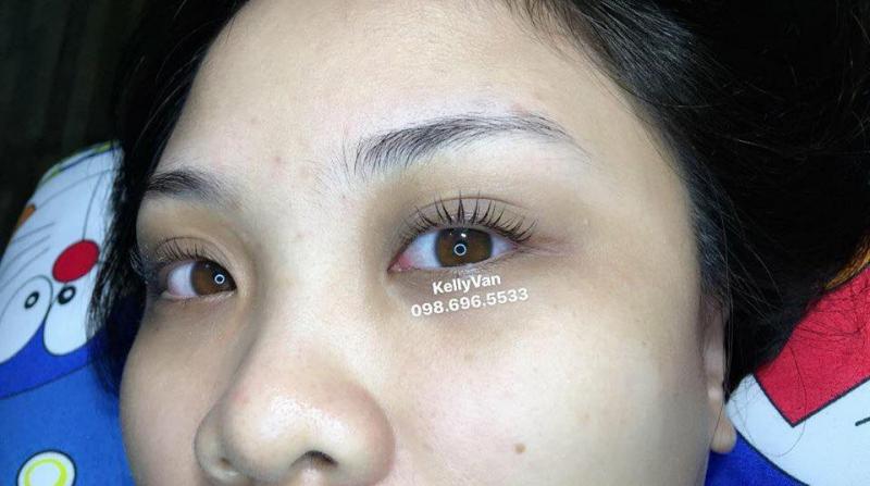 Kelly Van Eyelash