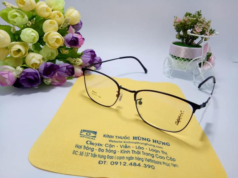 Kính mắt Hùng Hưng