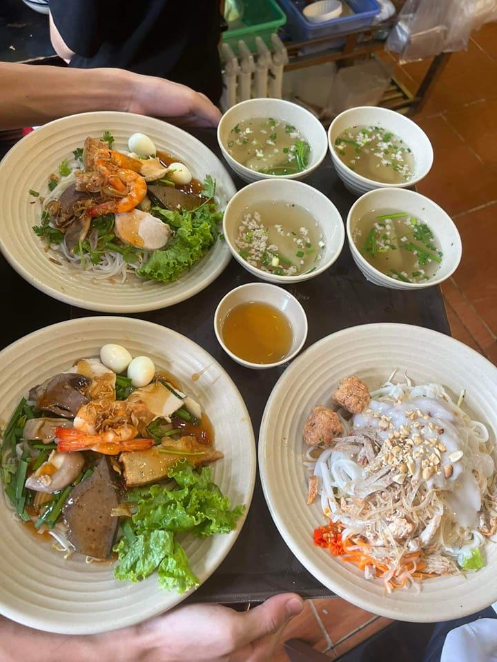Hủ Tiếu Dì Năm Sa Đéc