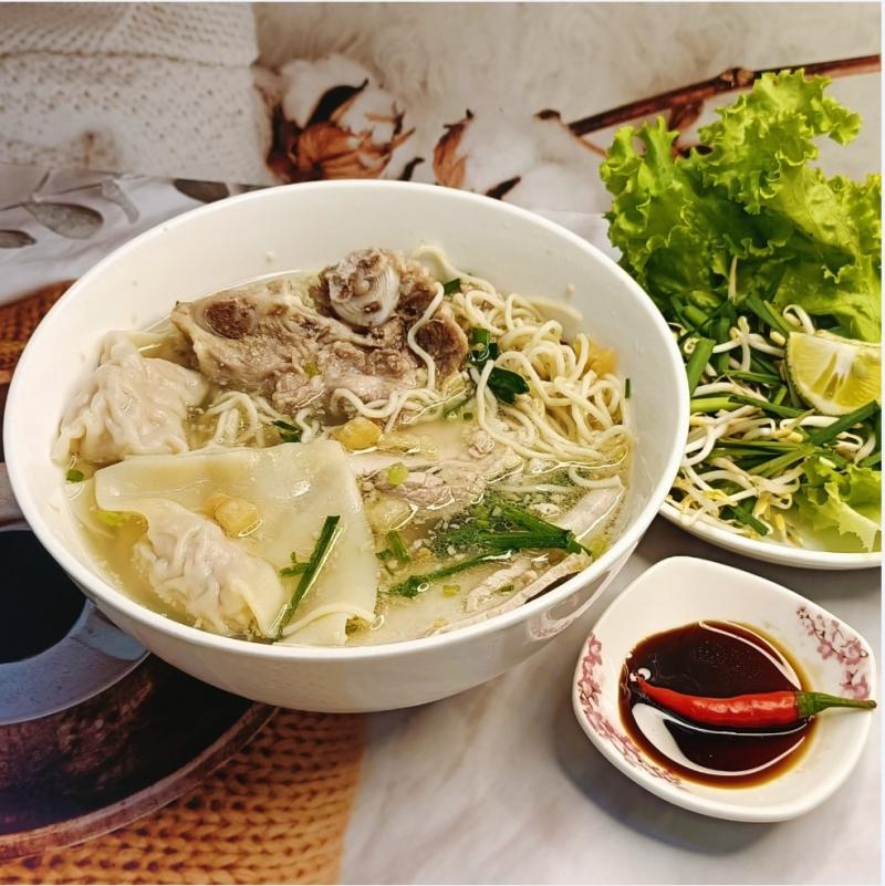 Hủ tiếu, Hoành thánh, Mì, và Nui Trần Lê
