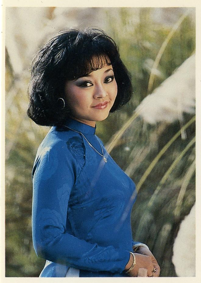 Ca sĩ Hương Lan