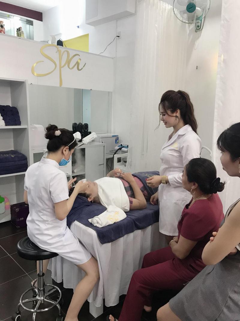 Viện Sắc Đẹp Hương Queen