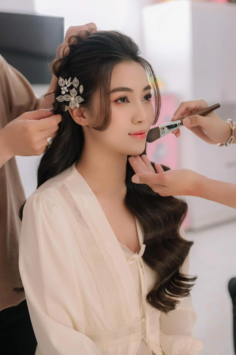 Huy Phan Makeup House
