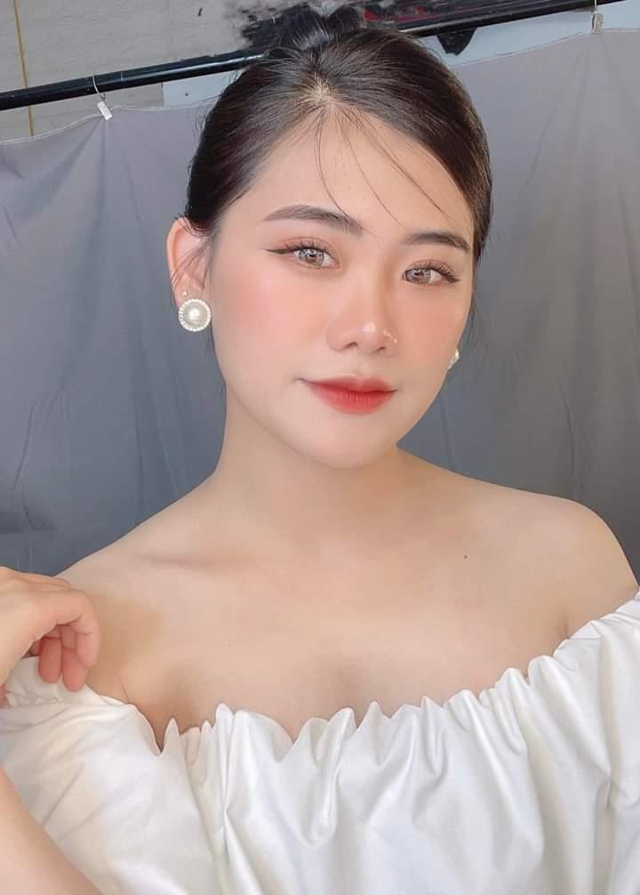 Huyền Hòa makeup