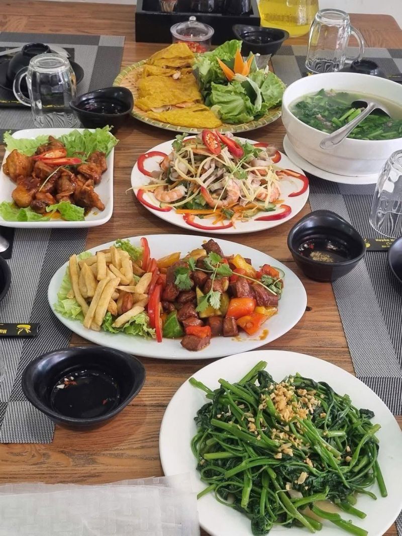 Huyền Hương Cơm Bắc Cơm Niêu