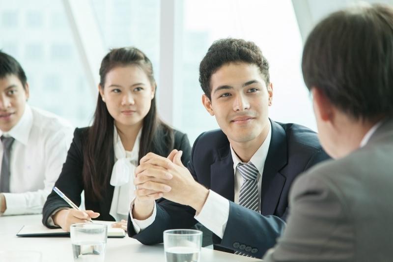 Im lặng để lắng nghe