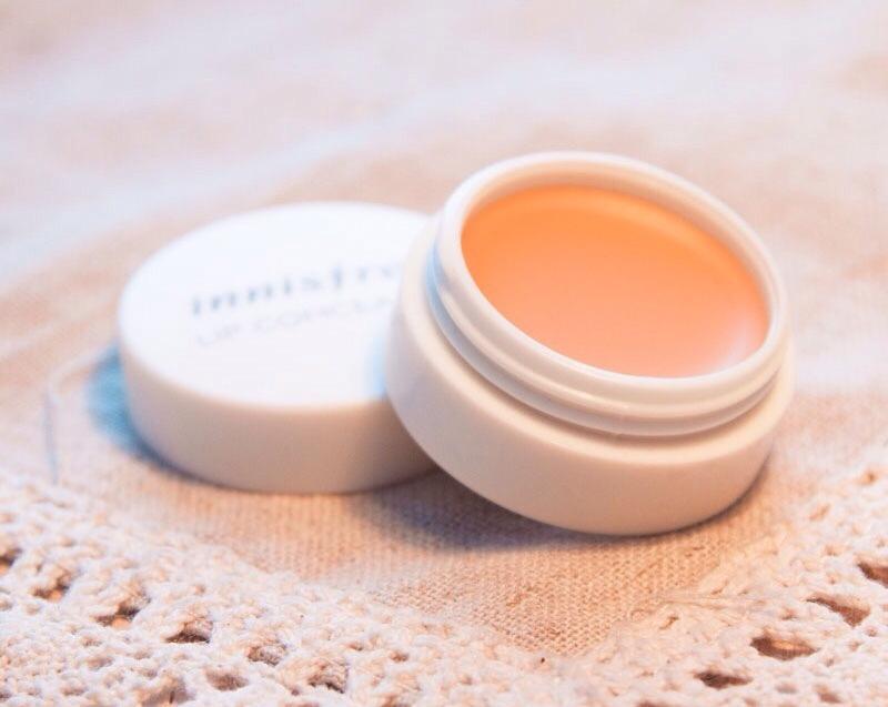 Innisfree Tapping Lip Concealer - Loại kem che khuyết điểm cho môi tốt nhất hiện nay