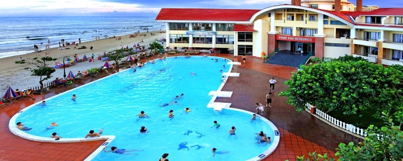 Hồ bơi tại Intourco Resort Vũng Tàu