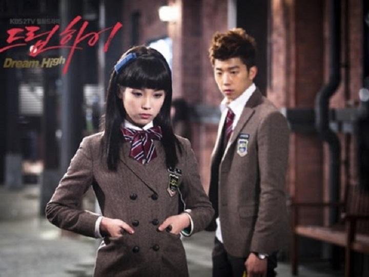 IU và 2PM Wooyoung