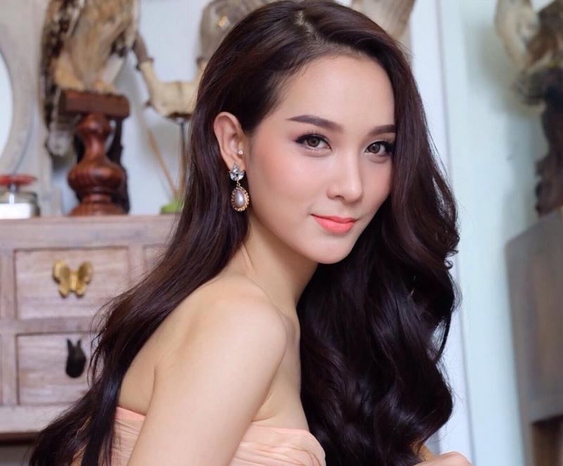 Cận cảnh gương mặt xinh đẹp của Jiratchaya Sirimongkolnawin
