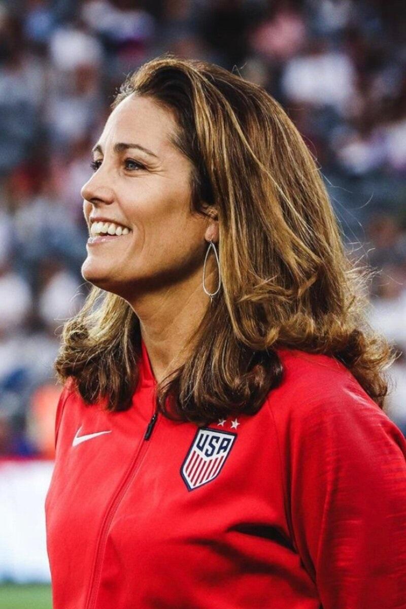 Julie Foudy nhận Giải thưởng Fair Play của FIFA năm 1997
