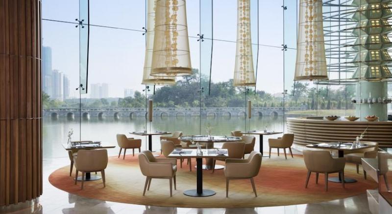 Khách Sạn JW Marriott Hanoi