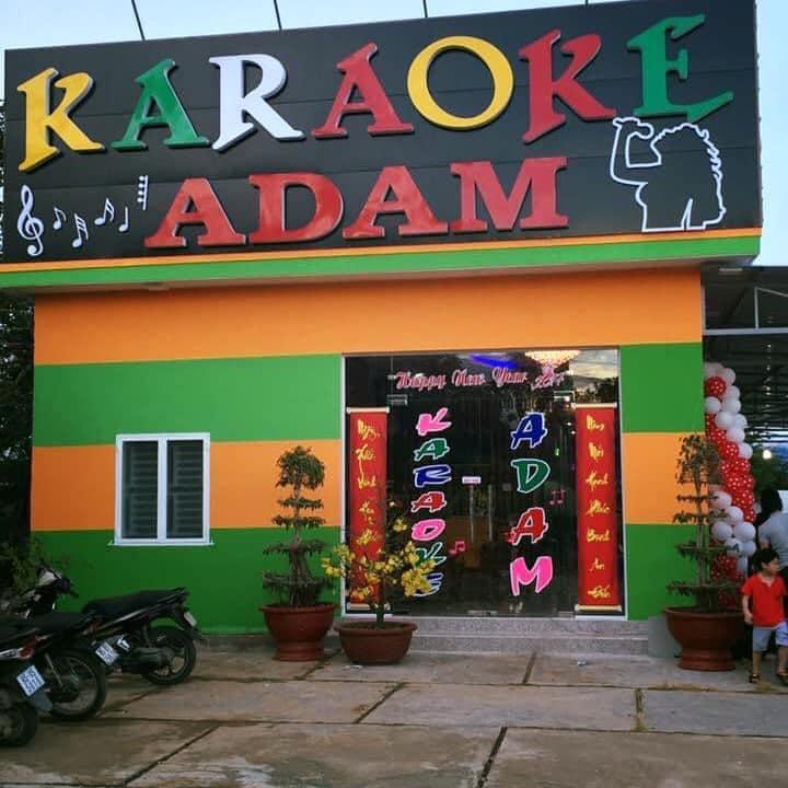 Karaoke Adam