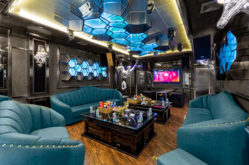 A6 Karaoke KTV Club