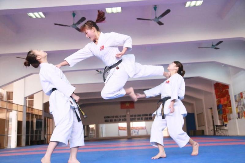 Luyện tập Karatedo để tăng cường khả năng tự vệ và sức khỏe cho mình