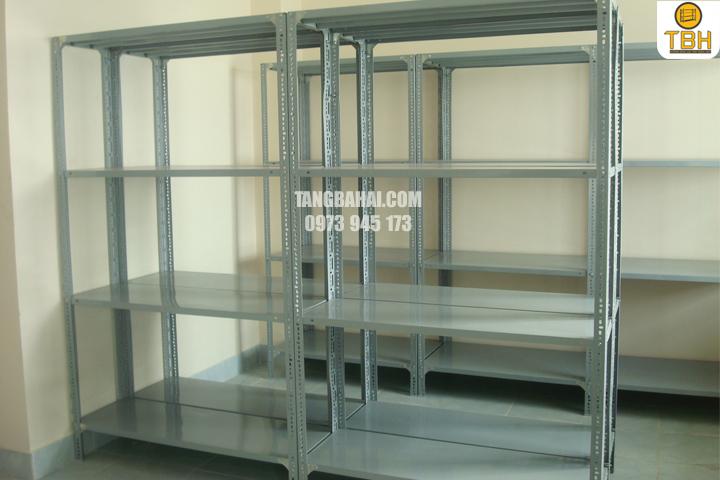 Kệ Sắt Tăng Bá Hải