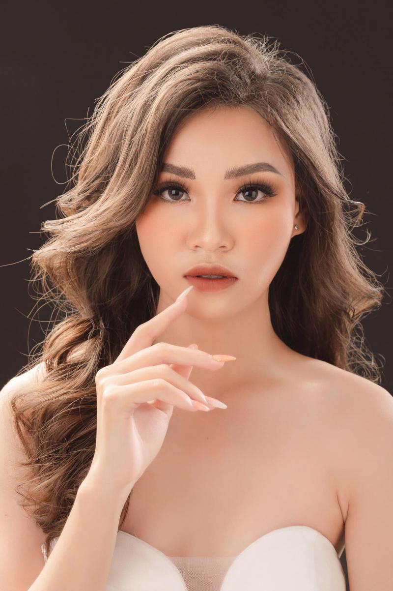 ﻿Kelly Bùi Studio